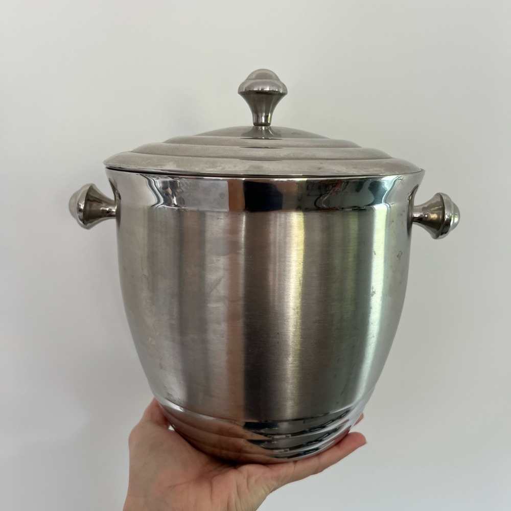 Ice bucket